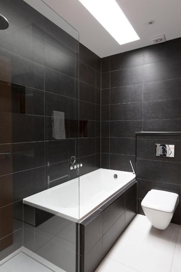 Immaculate Central Windsor Town House With Parking Exterior foto
